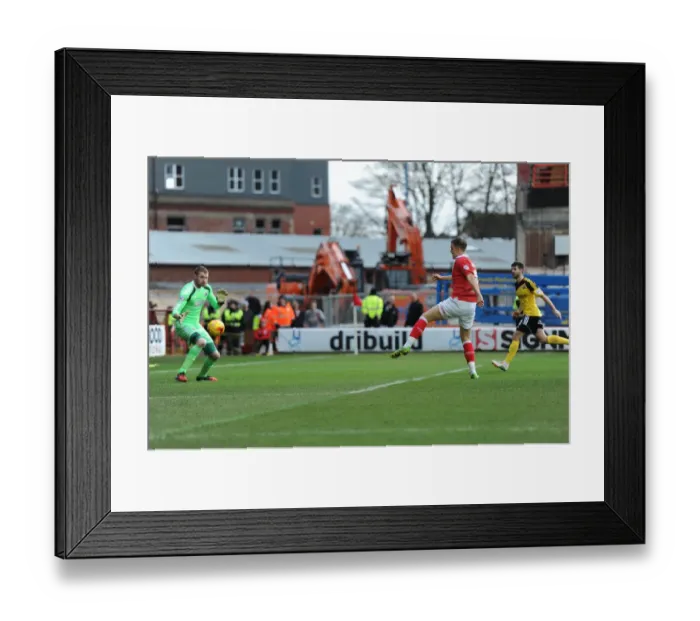 Framed Print : Bristol City's Matt Smith Scores the Game-Winning Goal Against Sheffield United - February 14, 2015 Framed Print : Bristol City's Matt Smith Scores the Game-Winning Goal Against Sheffield United - February 14, 2015