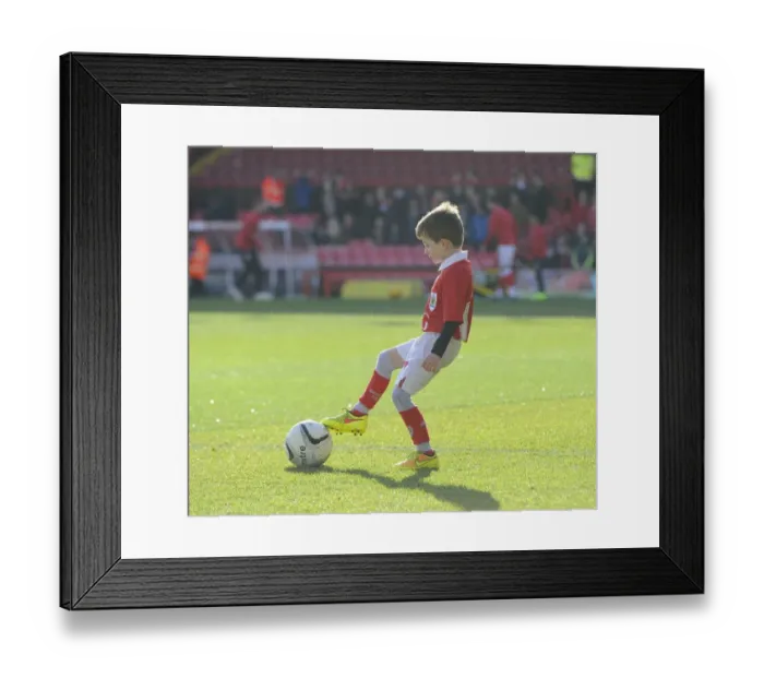 Framed Print : Bristol City vs Sheffield United Rivalry: A Football Clash at Ashton Gate - February 14, 2015