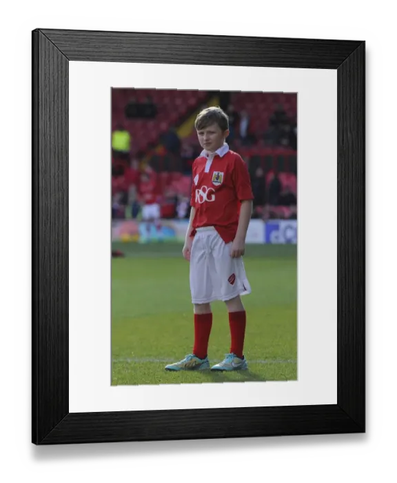 Framed Print : Bristol City vs Sheffield United Clash at Ashton Gate - February 14, 2015 Framed Print : Bristol City vs Sheffield United Clash at Ashton Gate - February 14, 2015