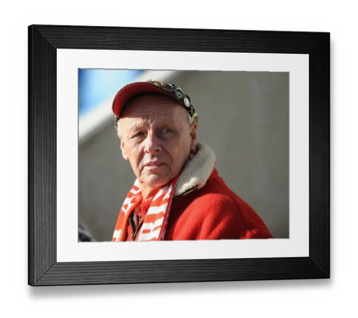 Framed Print : Bristol City's Unstoppable Force: The Battle against Colchester United in Sky Bet League One (February 2015)