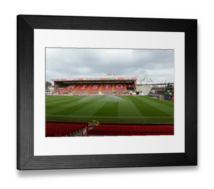 Framed Print : Intense Football Action: Bristol City vs Rochdale, Sky Bet League One, Ashton Gate, February 2015