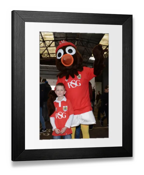 Framed Print : Intense Moment at Ashton Gate: Bristol City vs Rochdale, Sky Bet League One (February 2015) Framed Print : Intense Moment at Ashton Gate: Bristol City vs Rochdale, Sky Bet League One (February 2015)