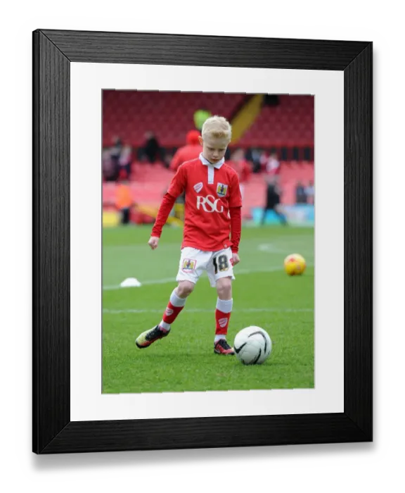Framed Print : Football Rivalry Flares Up at Ashton Gate: Bristol City vs Rochdale, Sky Bet League One Clash (28 February 2015) Framed Print : Football Rivalry Flares Up at Ashton Gate: Bristol City vs Rochdale, Sky Bet League One Clash (28 February 2015)