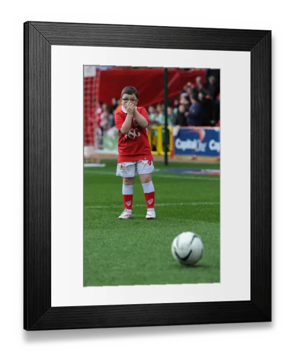 Framed Print : Electric Atmosphere: Bristol City vs Rochdale, Sky Bet League One Clash at Ashton Gate - 28 February 2015 Framed Print : Electric Atmosphere: Bristol City vs Rochdale, Sky Bet League One Clash at Ashton Gate - 28 February 2015