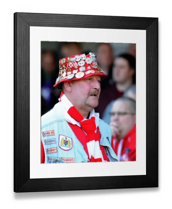 Framed Print : Bristol City Fans Unwavering Passion: Sky Bet League One Match at Crawley Town (March 7, 2015)