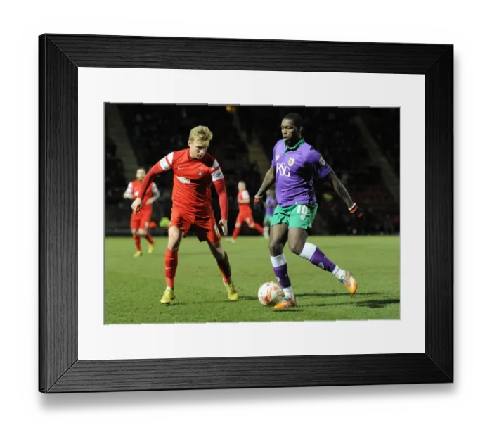 Framed Print : Jay Emmanuel-Thomas vs Josh Wright: Clash at Brisbane Road, Leyton Orient vs Bristol City, Sky Bet League One Framed Print : Jay Emmanuel-Thomas vs Josh Wright: Clash at Brisbane Road, Leyton Orient vs Bristol City, Sky Bet League One
