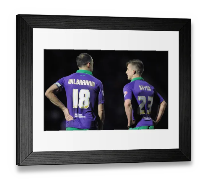 Framed Print : Bristol City: Wilbraham and Bryan in Deep Conversation during Leyton Orient Clash, Sky Bet League One (03.03.15)