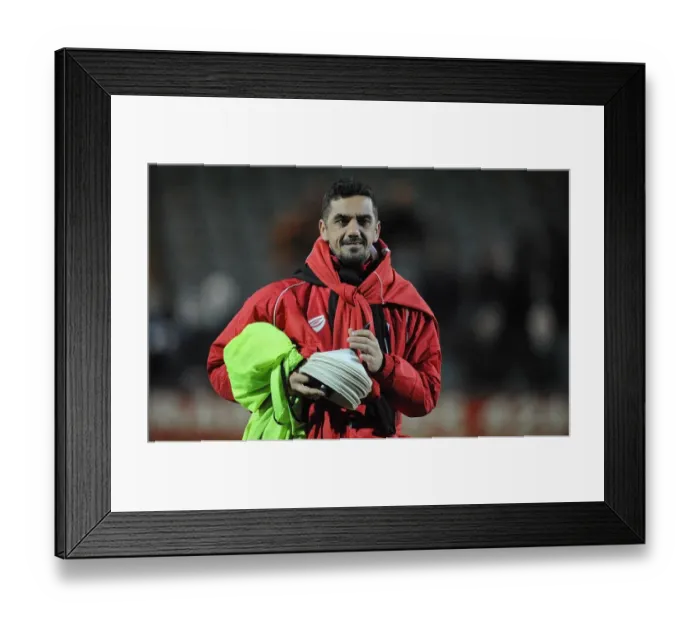 Framed Print : Scott Murray, Bristol City Coach, Leading the Team at Huish Park against Yeovil Town, Sky Bet League One, 10 March 2015 Framed Print : Scott Murray, Bristol City Coach, Leading the Team at Huish Park against Yeovil Town, Sky Bet League One, 10 March 2015