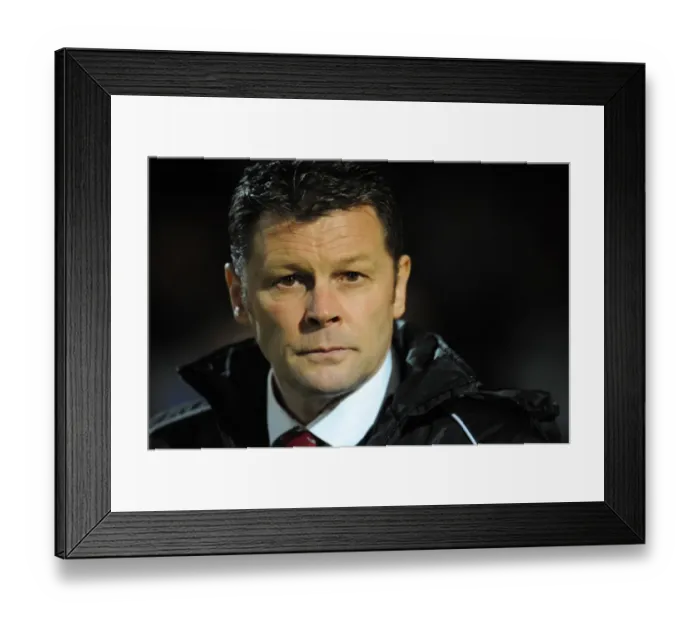 Framed Print : Steve Cotterill and Bristol City Face Yeovil Town in Sky Bet League One Clash, 10 March 2015