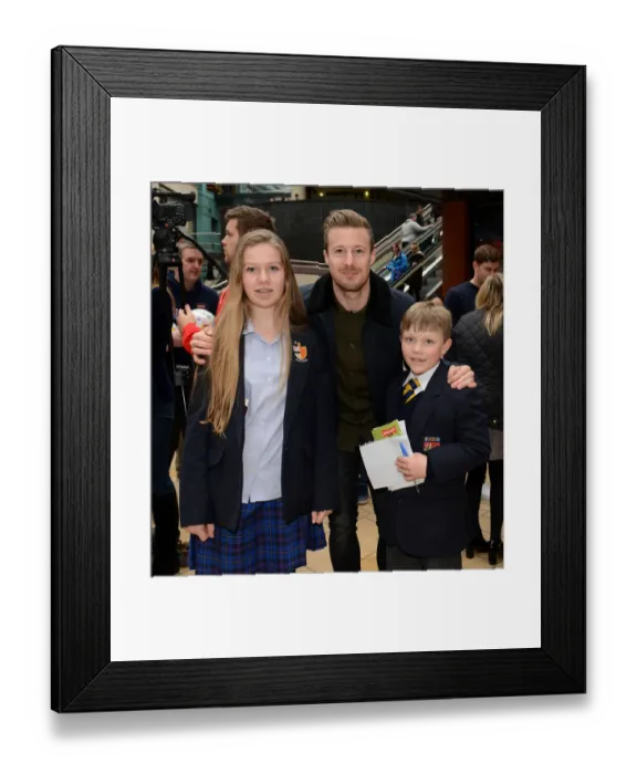 Framed Print : Bristol City Fans and Wade Elliott at Cabot Circus - Johnstones Paint Trophy Framed Print : Bristol City Fans and Wade Elliott at Cabot Circus - Johnstones Paint Trophy