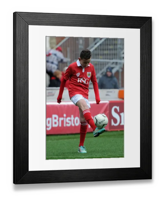 Framed Print : Bristol City vs Gillingham: Sky Bet League One Match at Ashton Gate - 14 March 2015 Framed Print : Bristol City vs Gillingham: Sky Bet League One Match at Ashton Gate - 14 March 2015