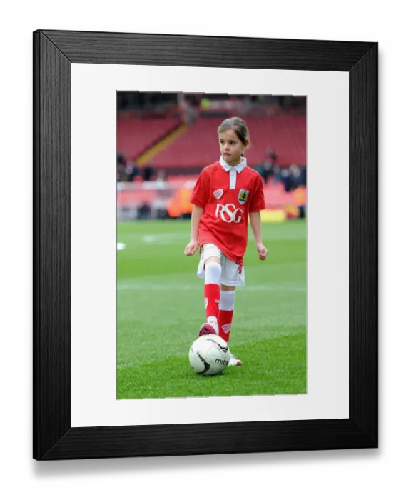 Framed Print : Bristol City vs Gillingham: Showdown in Sky Bet League One at Ashton Gate Stadium - 14 March 2015 Framed Print : Bristol City vs Gillingham: Showdown in Sky Bet League One at Ashton Gate Stadium - 14 March 2015