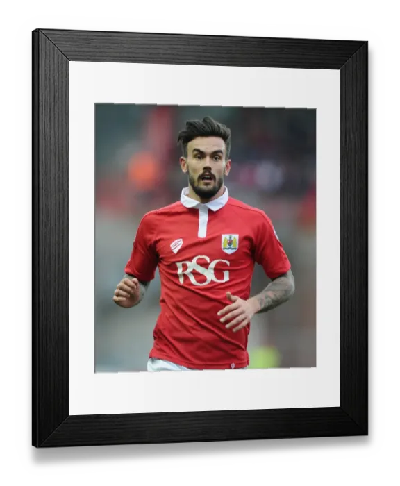 Framed Print : Bristol City vs Gillingham: Marlon Pack in Action at Ashton Gate, 14 / 03 / 2015