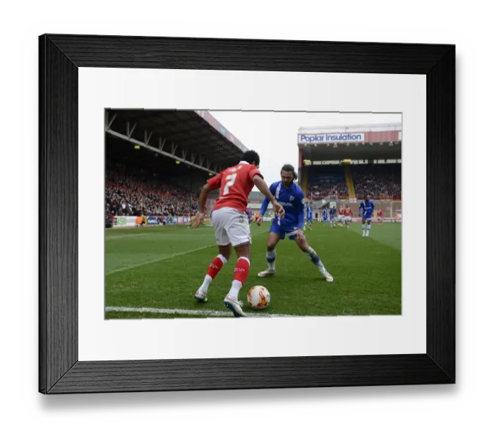Framed Print : Bristol City vs Gillingham: Korey Smith Tries to Outmaneuver Bradley Dack Framed Print : Bristol City vs Gillingham: Korey Smith Tries to Outmaneuver Bradley Dack