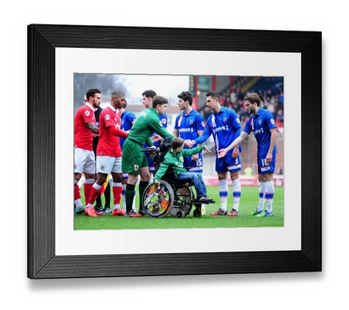 Framed Print : Sky Bet League One: Bristol City vs Gillingham Clash at Ashton Gate (14 / 03 / 2015) Framed Print : Sky Bet League One: Bristol City vs Gillingham Clash at Ashton Gate (14 / 03 / 2015)