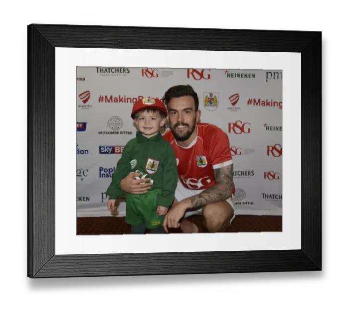 Framed Print : Sky Bet League One Showdown: Bristol City vs Gillingham at Ashton Gate - 14 / 03 / 2015 Framed Print : Sky Bet League One Showdown: Bristol City vs Gillingham at Ashton Gate - 14 / 03 / 2015