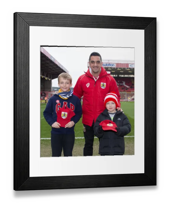 Framed Print : Bristol City vs Gillingham: A Thrilling Sky Bet League One Match at Ashton Gate (March 14, 2015) Framed Print : Bristol City vs Gillingham: A Thrilling Sky Bet League One Match at Ashton Gate (March 14, 2015)