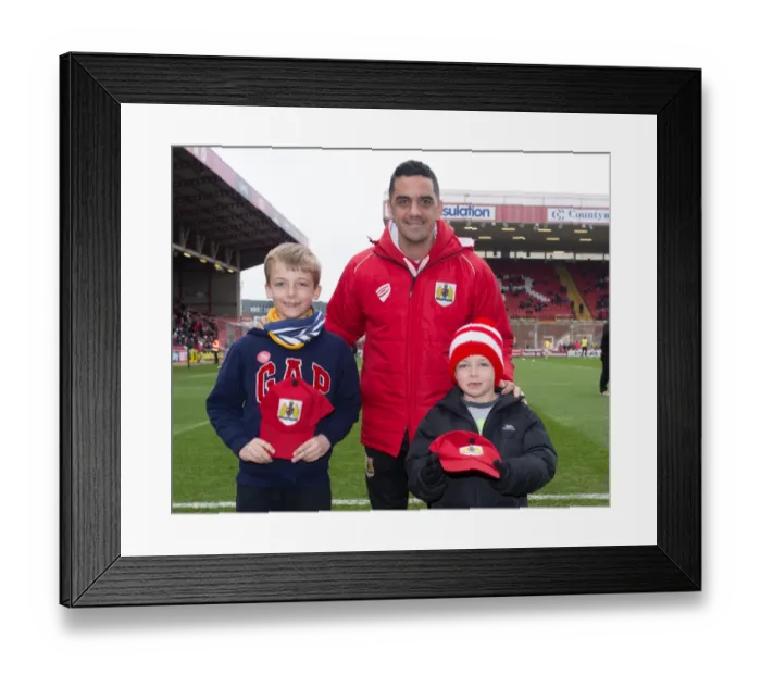 Framed Print : Bristol City vs Gillingham: Sky Bet League One Clash at Ashton Gate - March 14, 2015
