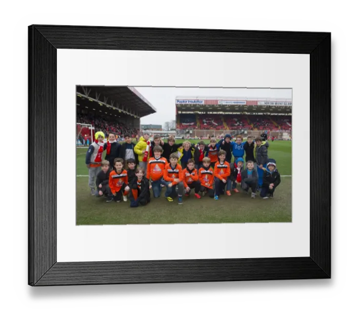 Framed Print : Bristol City vs Gillingham: Sky Bet League One Clash at Ashton Gate (March 14, 2015) Framed Print : Bristol City vs Gillingham: Sky Bet League One Clash at Ashton Gate (March 14, 2015)