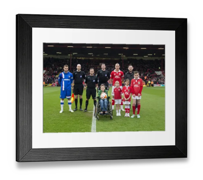 Framed Print : Bristol City vs Gillingham: A Clash in Sky Bet League One (March 14, 2015) Framed Print : Bristol City vs Gillingham: A Clash in Sky Bet League One (March 14, 2015)