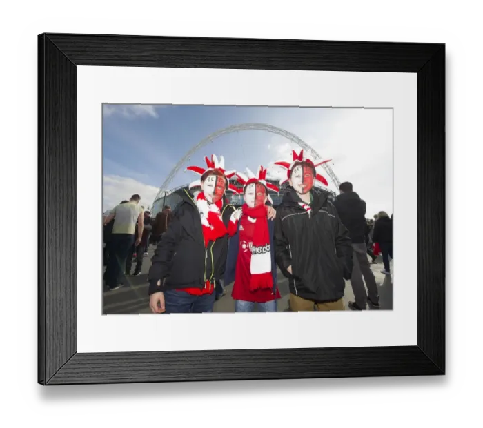 Framed Print : Bristol City FC Fans Heading to Wembley for Johnstone's Paint Final, 2015 Framed Print : Bristol City FC Fans Heading to Wembley for Johnstone's Paint Final, 2015