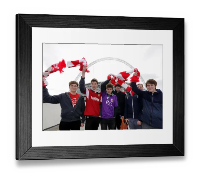 Framed Print : Thousands of Ecstatic Bristol City Fans at Wembley Stadium for Johnstone's Paint Final
