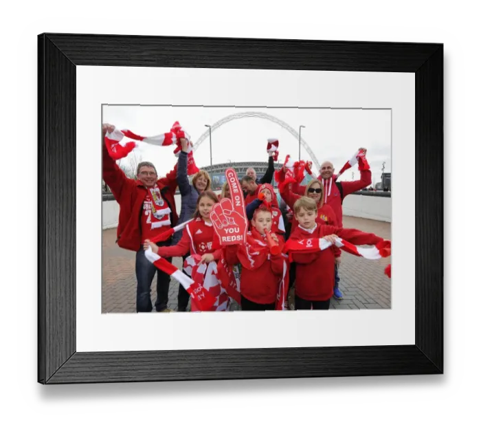 Framed Print : Thousands of Ecstatic Bristol City Fans at Wembley Stadium for Johnstone's Paint Trophy Final