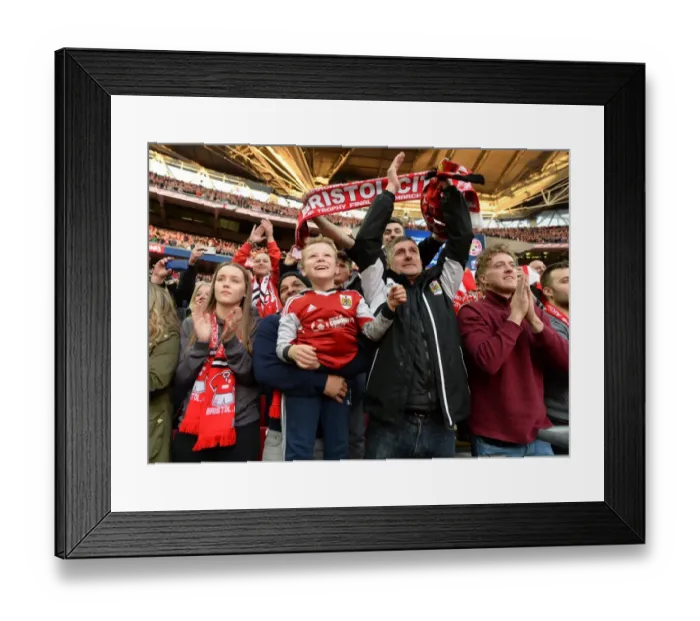 Framed Print : Bristol City vs Walsall: Johnstone's Paint Trophy Final at Wembley Stadium