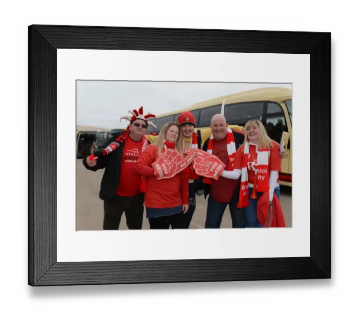 Framed Print : Bristol City Fans Heading to Wembley for Johnstone Paint Trophy Final Against Walsall