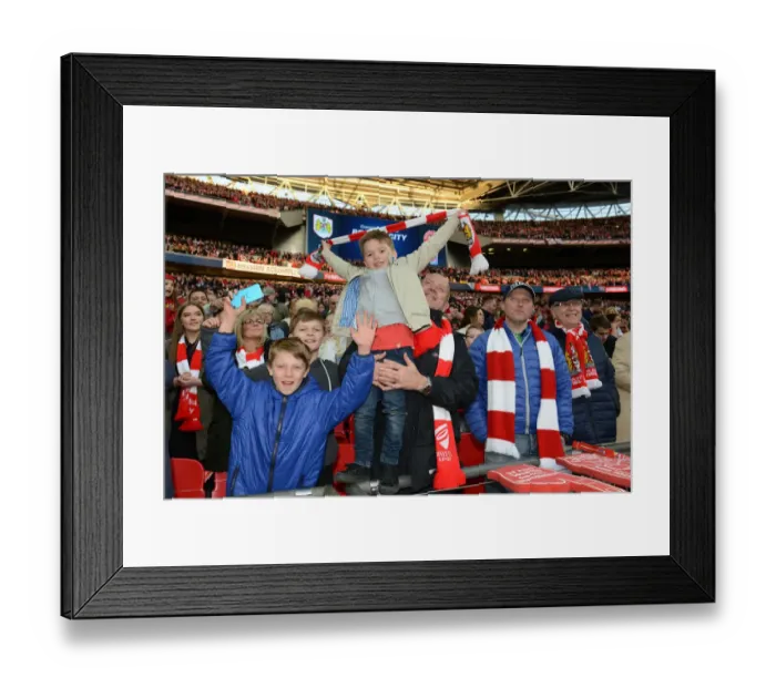 Framed Print : Triumphant Bristol City Fans Celebrate Johnstone Paint Trophy Victory at Wembley Framed Print : Triumphant Bristol City Fans Celebrate Johnstone Paint Trophy Victory at Wembley