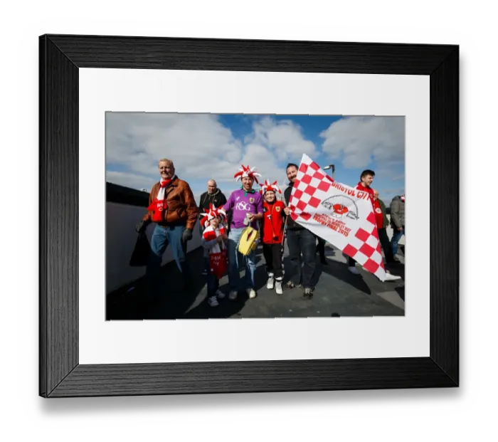 Framed Print : Thousands of Passionate Bristol City Fans Converge on Wembley Stadium for the Johnstones Paint Trophy Final Framed Print : Thousands of Passionate Bristol City Fans Converge on Wembley Stadium for the Johnstones Paint Trophy Final