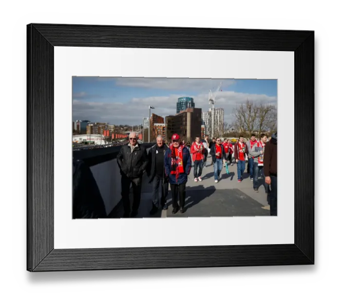 Framed Print : Thousands of Ecstatic Bristol City Fans Heading to Wembley for the Johnstones Paint Trophy Final Framed Print : Thousands of Ecstatic Bristol City Fans Heading to Wembley for the Johnstones Paint Trophy Final