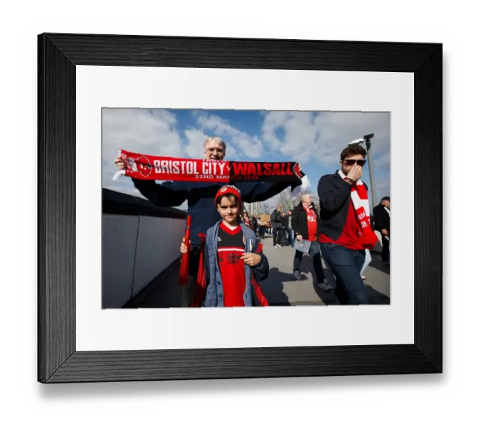 Framed Print : Thousands of Passionate Bristol City Fans Converge on Wembley Stadium for the Johnstones Paint Trophy Final Framed Print : Thousands of Passionate Bristol City Fans Converge on Wembley Stadium for the Johnstones Paint Trophy Final