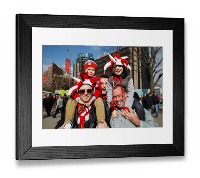 Framed Print : Thousands of Passionate Bristol City Fans Converge on Wembley Stadium for the Johnstones Paint Trophy Final Framed Print : Thousands of Passionate Bristol City Fans Converge on Wembley Stadium for the Johnstones Paint Trophy Final