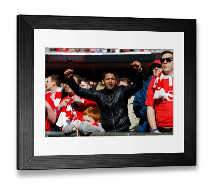 Framed Print : Bristol City FC Fans Celebrate Johnstones Paint Trophy Victory at Wembley Stadium (2015)
