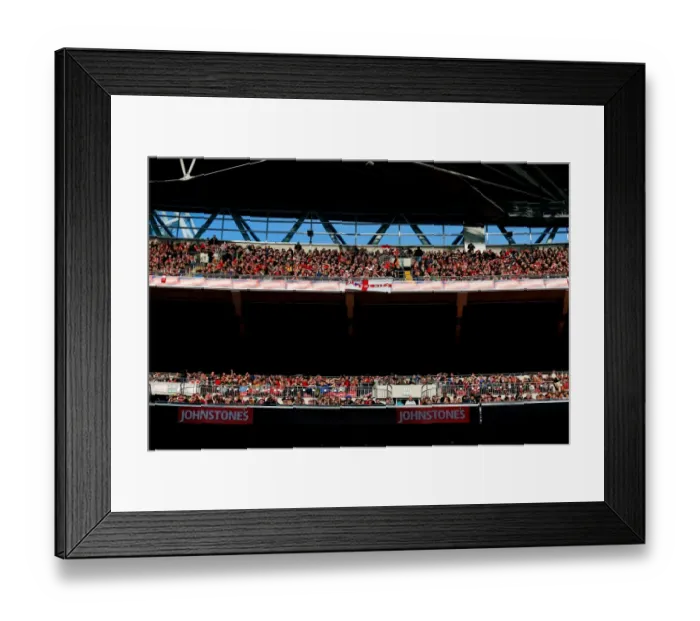 Framed Print : Triumphant Moment: Johnstones Paint Trophy Victory Celebrations by Ecstatic Bristol City Fans at Wembley Stadium