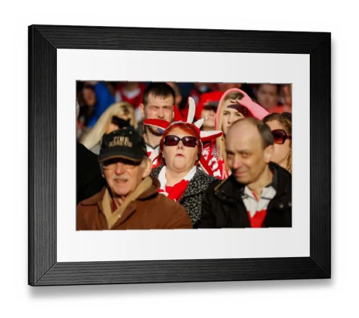 Framed Print : Bristol City FC Fans Celebrate Win at Wembley Stadium during Johnstones Paint Trophy Final against Walsall (2015)