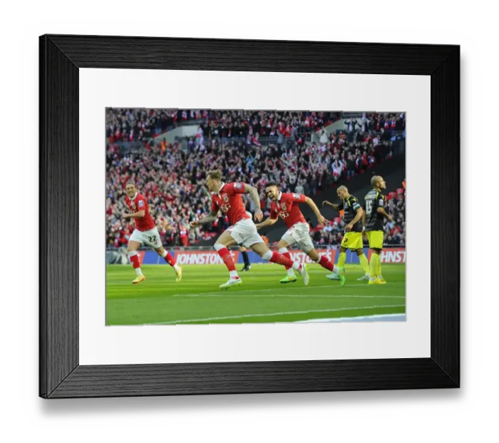 Framed Print : Bristol City's Aden Flint Scores the Opener in Johnstone's Paint Trophy Final Victory at Wembley Stadium Framed Print : Bristol City's Aden Flint Scores the Opener in Johnstone's Paint Trophy Final Victory at Wembley Stadium