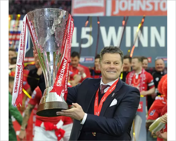 Bristol City FC: Steve Cotterill Celebrates Johnstone's Paint Trophy Victory at Wembley (2015)