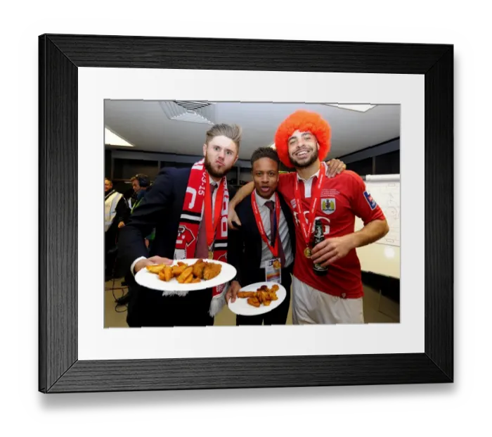 Framed Print : Bristol City vs Walsall: Johnstone's Paint Trophy Final at Wembley Stadium Framed Print : Bristol City vs Walsall: Johnstone's Paint Trophy Final at Wembley Stadium