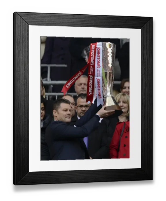 Framed Print : Steve Cotterill and Bristol City Celebrate Johnstone's Paint Trophy Victory at Wembley Framed Print : Steve Cotterill and Bristol City Celebrate Johnstone's Paint Trophy Victory at Wembley