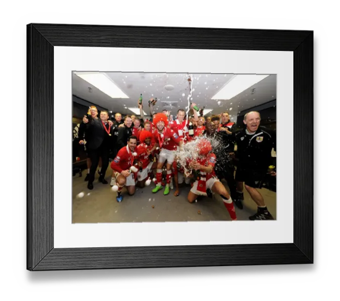 Framed Print : Bristol City FC: Celebrating their Johnstone's Paint Trophy Victory in the Wembley Dressing Room
