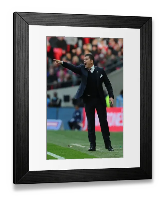 Framed Print : Bristol City vs Walsall: Steve Cotterill Leads the Way in Johnstone's Paint Trophy Final at Wembley Stadium