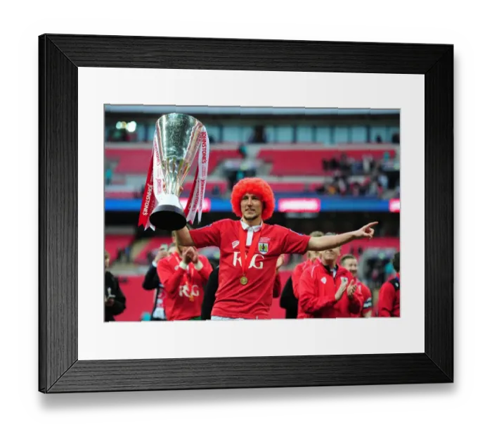 Framed Print : Bristol City's Luke Ayling Lifts the Johnstone Paint Trophy: A Triumphant Moment at Wembley Framed Print : Bristol City's Luke Ayling Lifts the Johnstone Paint Trophy: A Triumphant Moment at Wembley