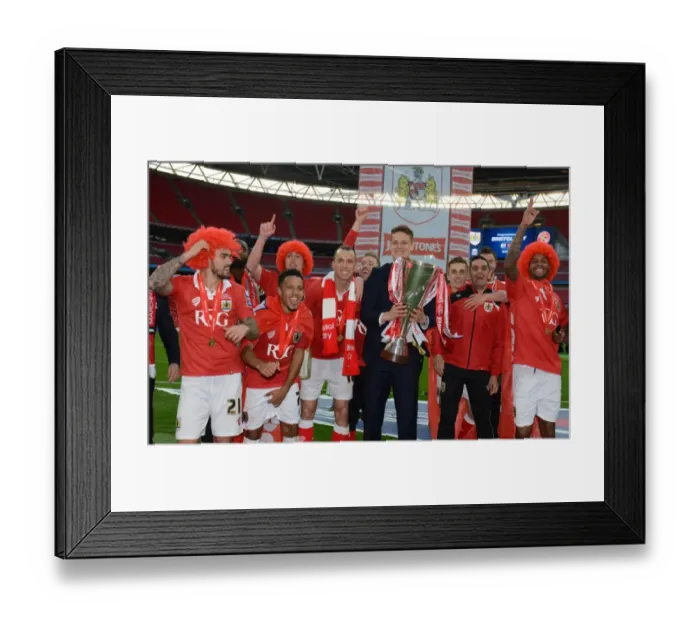 Framed Print : Bristol City's Johnstone Paint Trophy Triumph: Celebrating Victory at Wembley