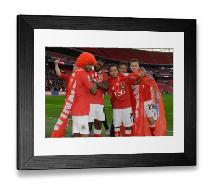 Framed Print : Bristol City: Celebrating Victory in Johnstone Paint Trophy Final Against Walsall Framed Print : Bristol City: Celebrating Victory in Johnstone Paint Trophy Final Against Walsall