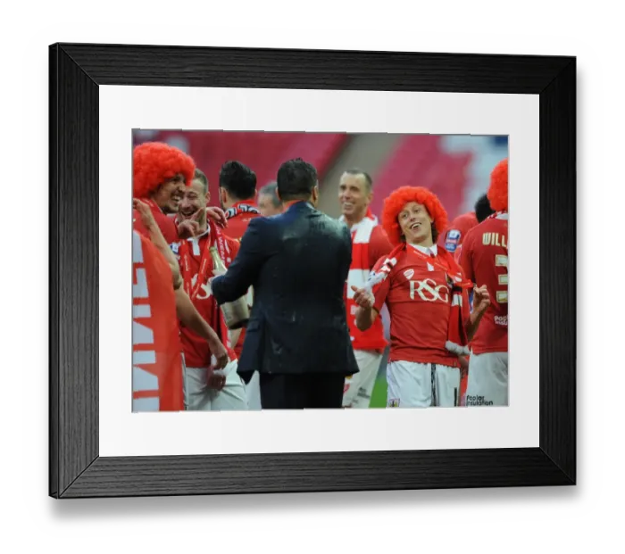 Framed Print : Bristol City's Luke Freeman Shares a Laugh with Steve Cotterill after JPT Final Victory Champagne Soaking