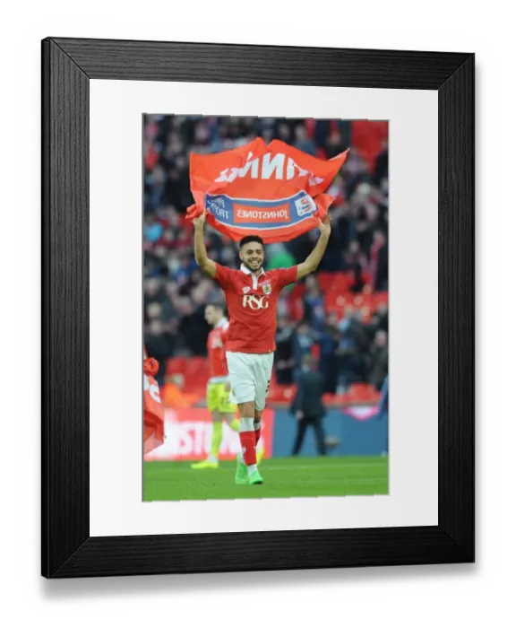 Framed Print : Bristol City Lifts Johnstone Paint Trophy: Derrick Williams Triumphant Moment