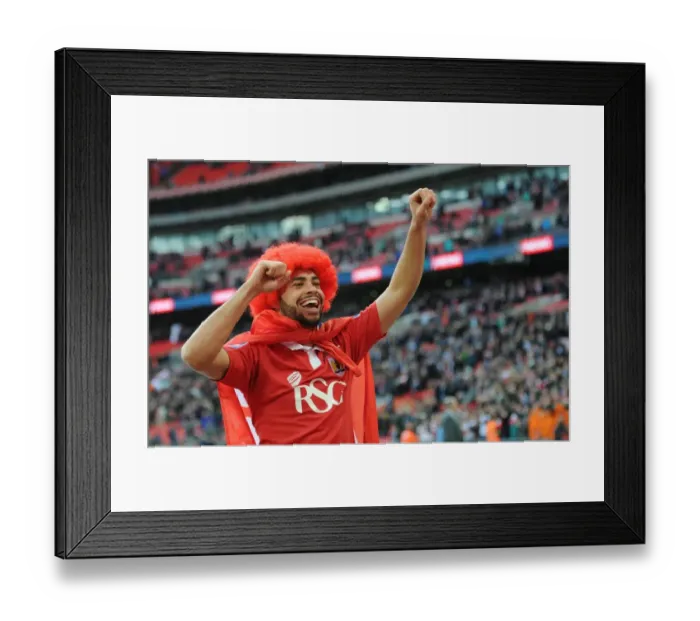 Framed Print : Bristol City's Derrick Williams Celebrates Johnstone Paint Trophy Victory at Wembley