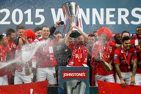 Bristol City FC Wins Johnstones Paint Trophy: 2-0 Victory over Walsall at Wembley Stadium